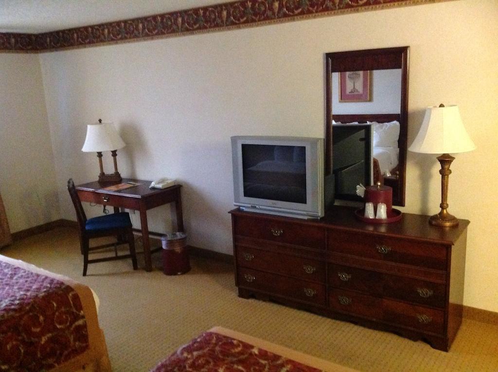 Wyndham Garden Amarillo Hotel Стая снимка