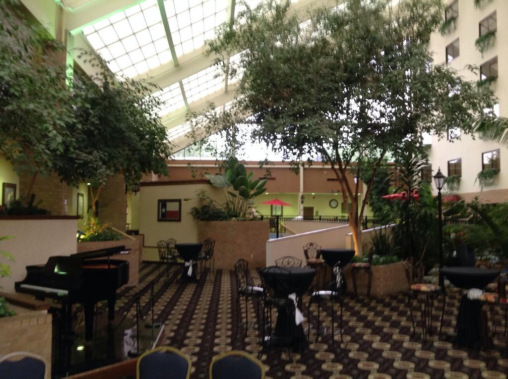 Wyndham Garden Amarillo Hotel Екстериор снимка