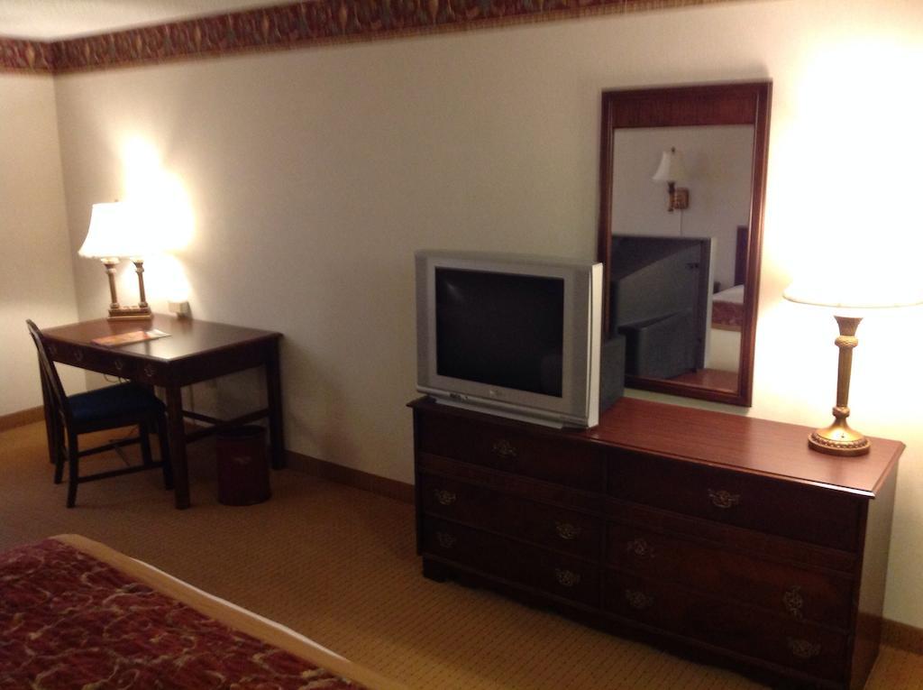 Wyndham Garden Amarillo Hotel Стая снимка